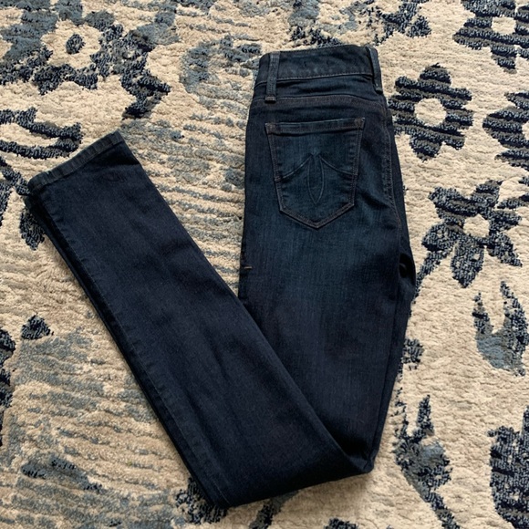 NWT Level 99 “Lily” Signature Skinny Straight Contoured Waistband Size 24 - Picture 2 of 11